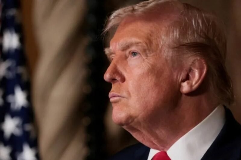 Trump revela que Venezuela entregará de 30 a 50 millones de barriles de petróleo a EU; él administrará el dinero