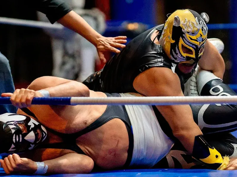 Rey Pantera es leyenda viva de la lucha libre xalapeña que sigue activo tras 41 años en el ring