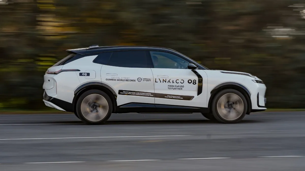 Camioneta china rompe Récord Guinness, al recorrer casi 300 kilómetros sin consumir una sola gota de gasolina
