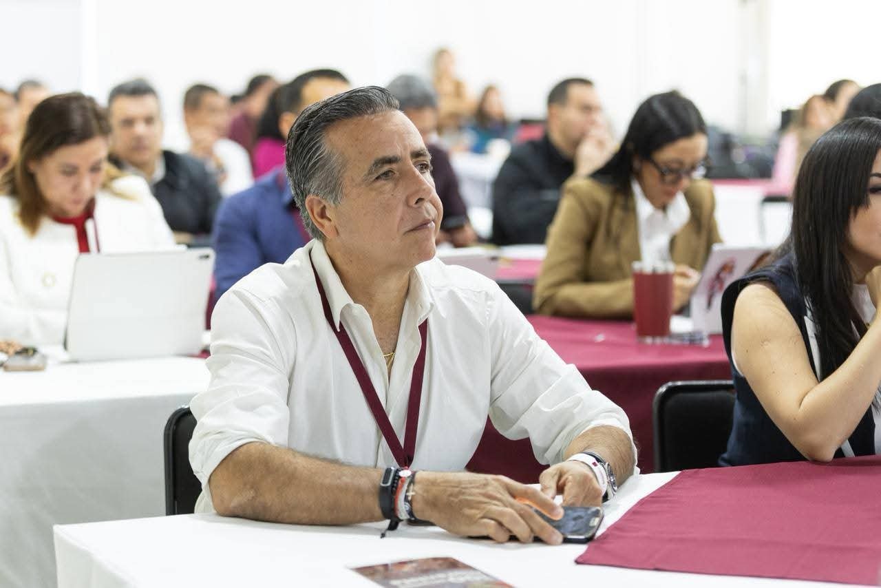 Alcalde de Córdoba ajusta salarios en su administración