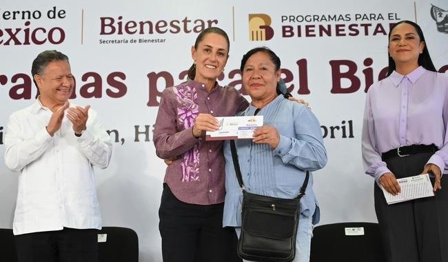 En el Gobierno de México defendemos la soberanía del país: Presidenta entrega tarjetas de Programas para el Bienestar en Hidalgo