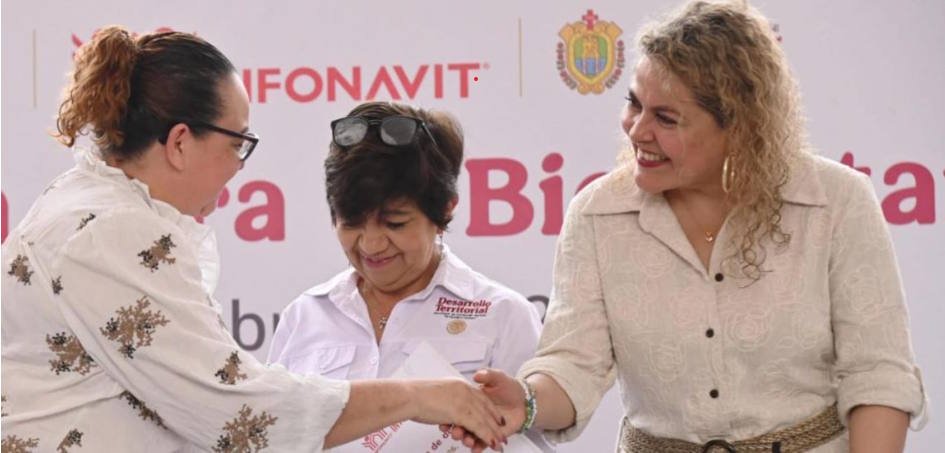 Respalda Gobierno de Veracruz entrega de 91 viviendas en Coatzacoalcos