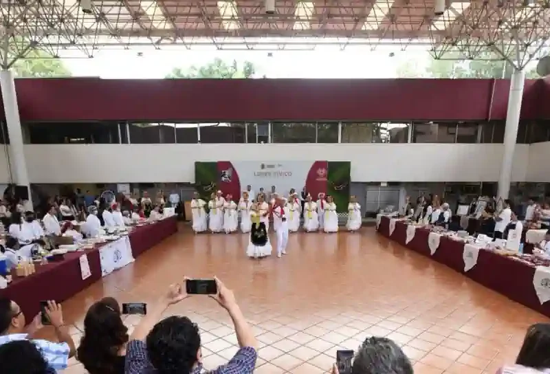 Inaugura SEV Expoventa de la Escuela Industrial Concepción Quirós Pérez