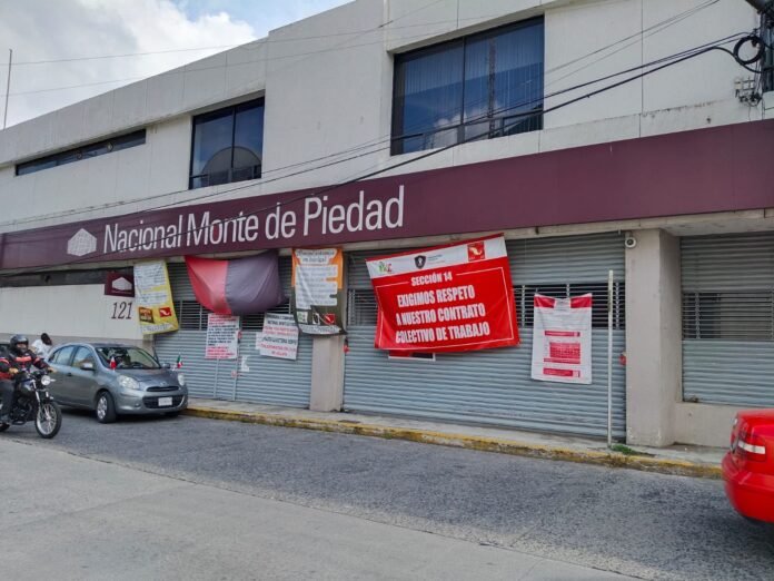 Huelga en el Monte de Piedad, a punto de cumplir un año
