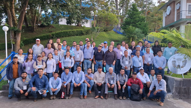 Capacita Agricultura a técnicos para proteger el patrimonio de productores de café