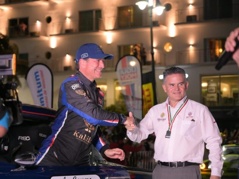 La Carrera Panamericana llegó a Veracruz; rugen los motores en el puerto