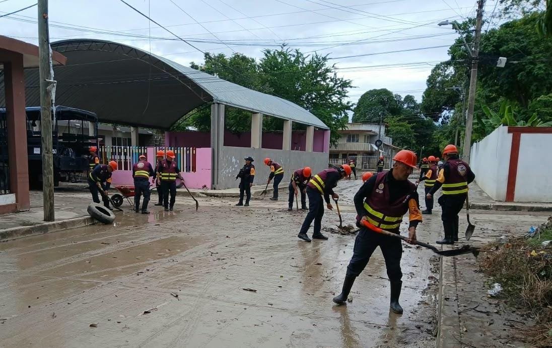 Atención a las afectaciones por Frente Frío 2 en 45 municipios; zona norte entra en recuperación