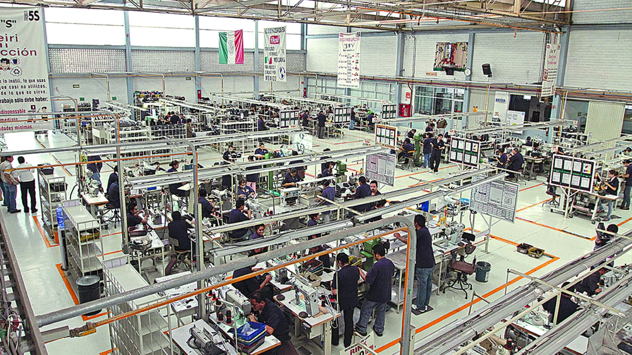 Empleo en maquilas hila 32 meses a la baja en agosto