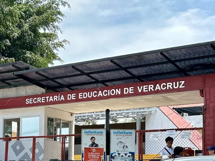 Megapuente en 47 municipios indígenas de Veracruz por Día de Muertos: SEV